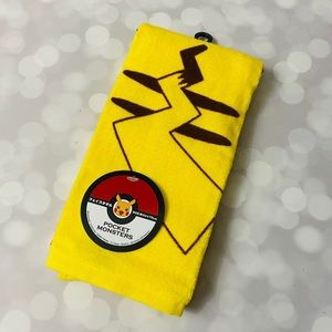 BNWT Pikachu Pokémon Face Towel